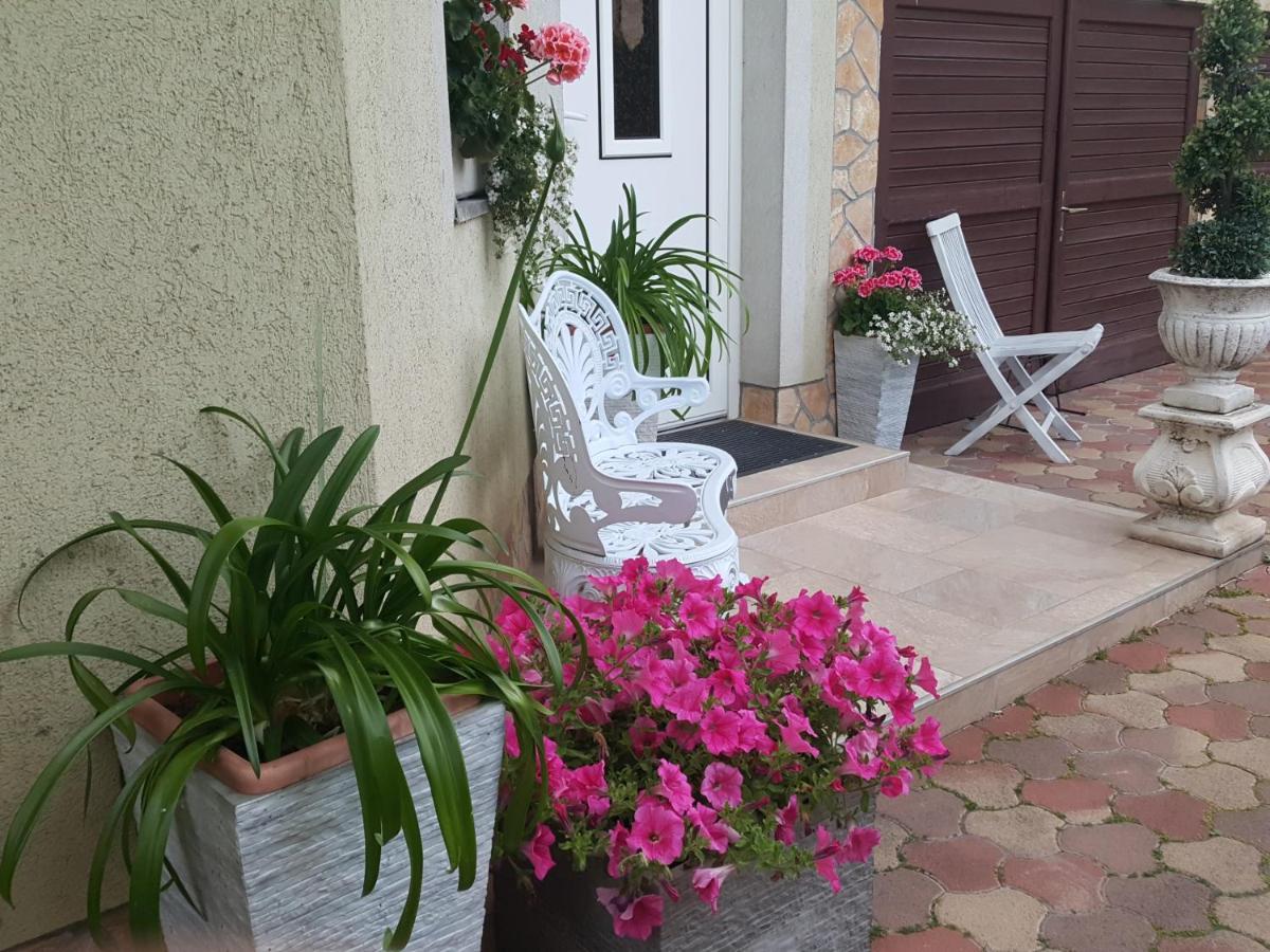 Tavirózsa Apartamento Balatonfůzfő Exterior foto