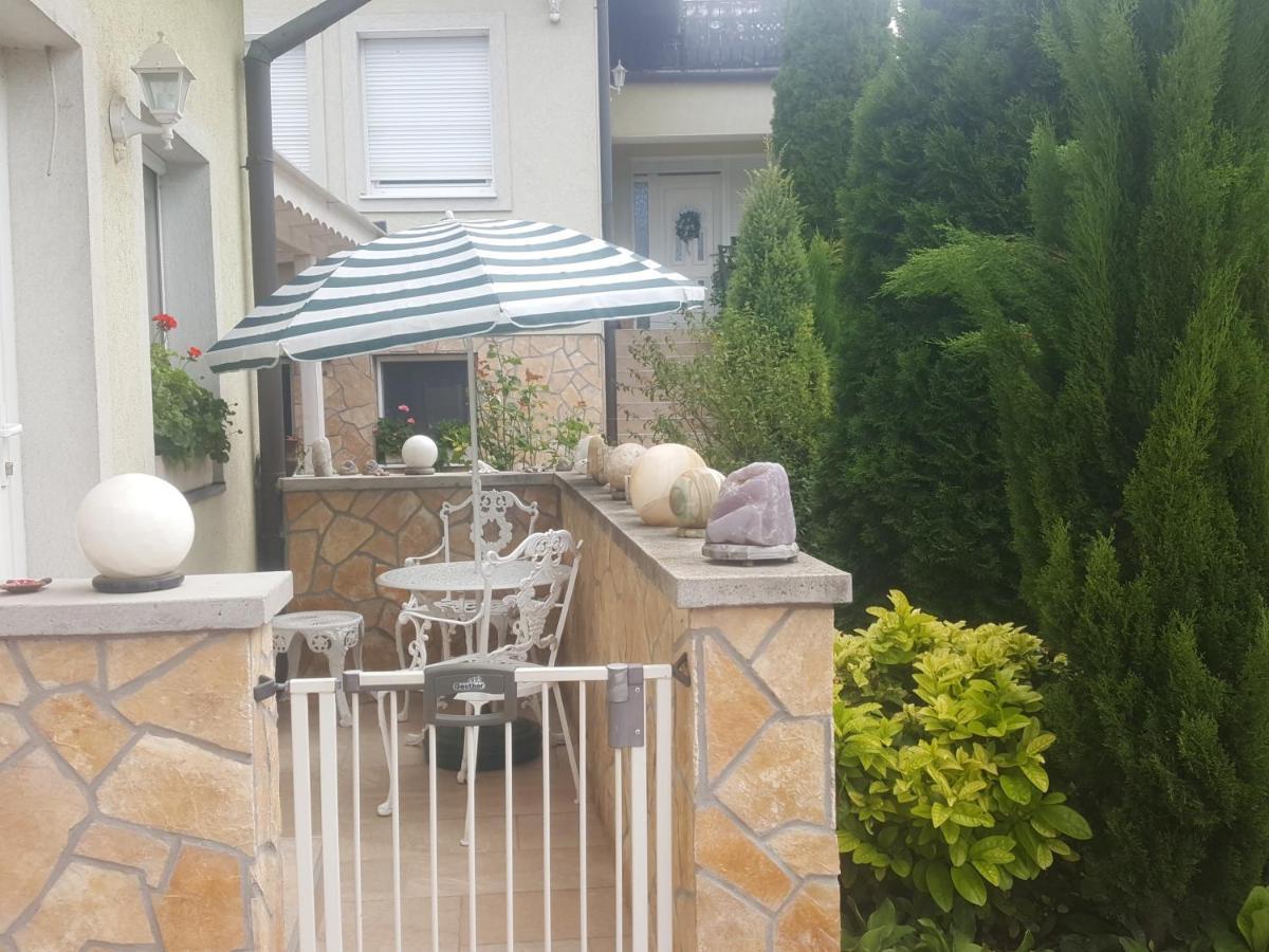 Tavirózsa Apartamento Balatonfůzfő Exterior foto