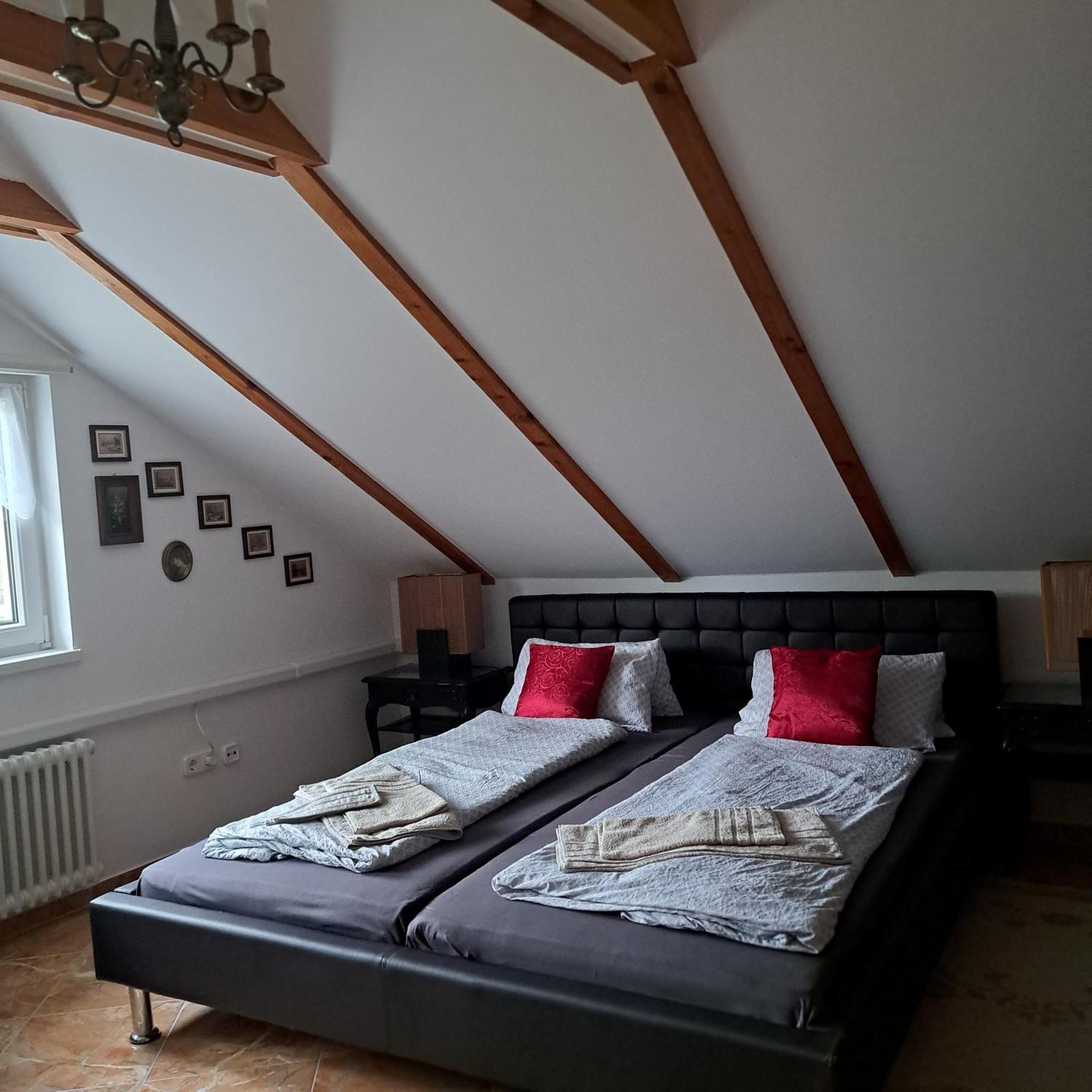 Tavirózsa Apartamento Balatonfůzfő Quarto foto
